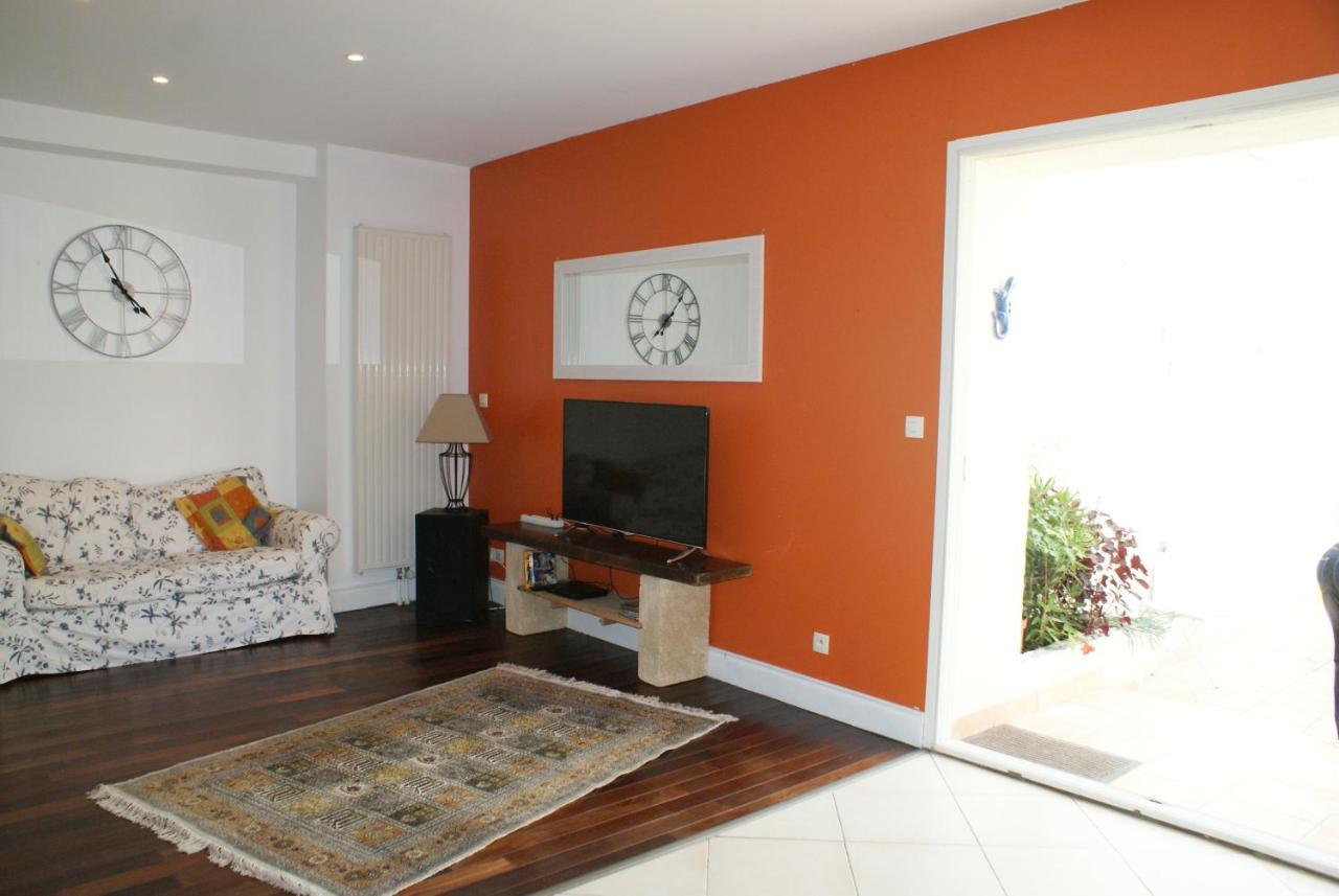 Spacieuse Maison De Village Climatisee Avec Jardin Patio Bessan エクステリア 写真