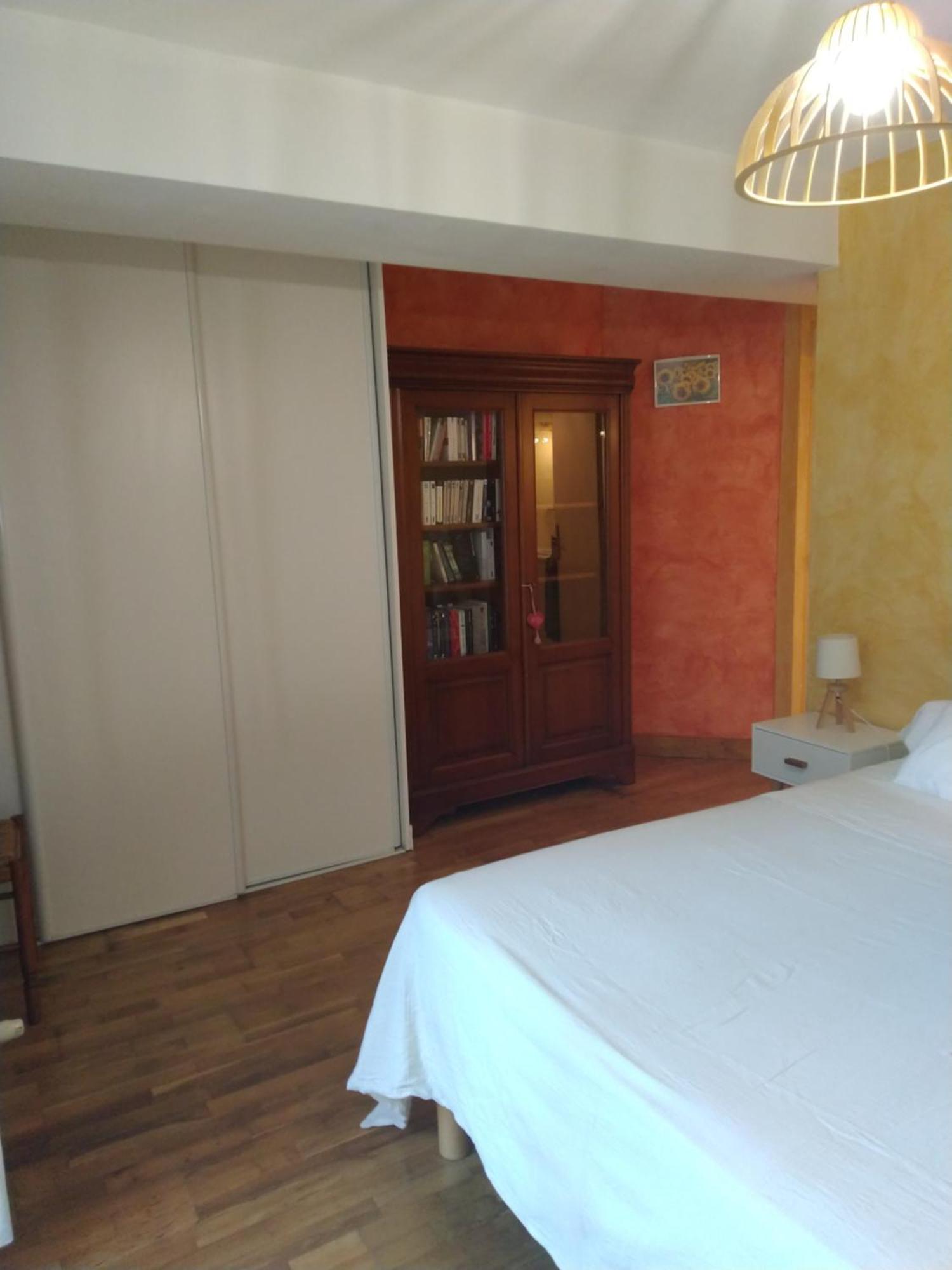Spacieuse Maison De Village Climatisee Avec Jardin Patio Bessan エクステリア 写真