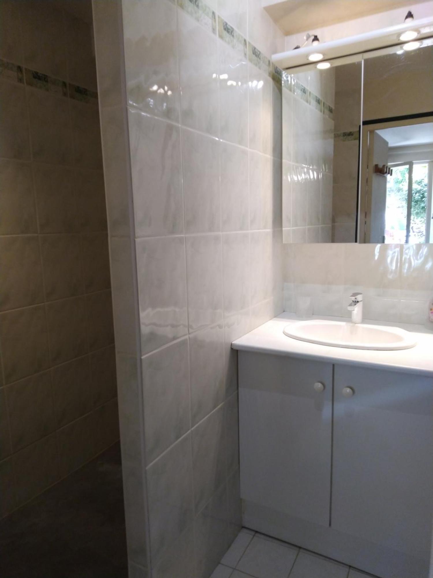 Spacieuse Maison De Village Climatisee Avec Jardin Patio Bessan エクステリア 写真